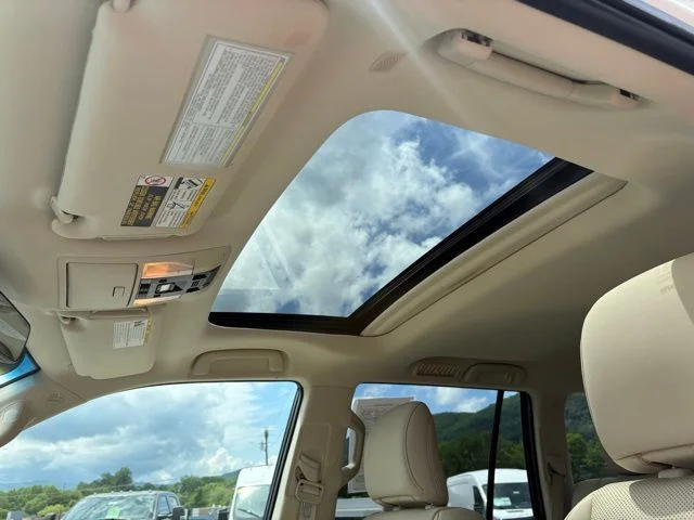 Used 2023 White Lexus 460 image 30