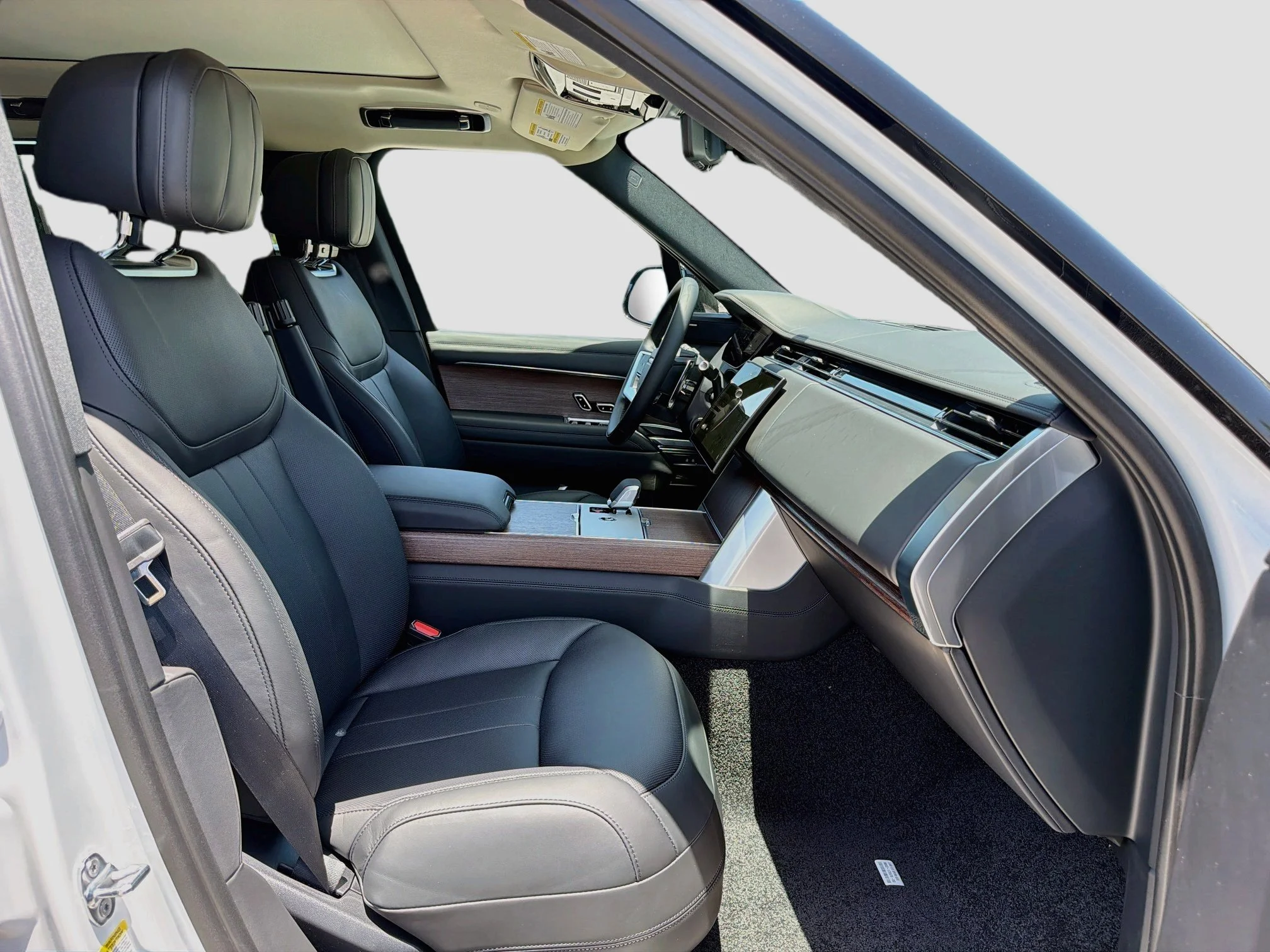 New 2026 Fuji White Land Rover SE image 16