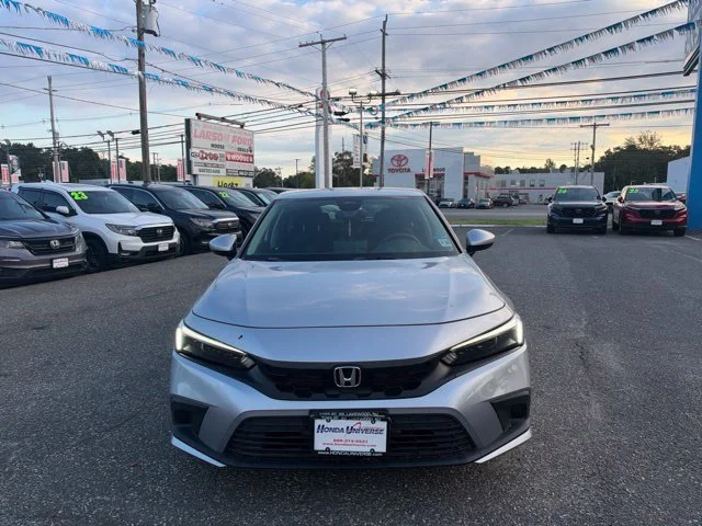 Used 2023 Lunar Silver Metallic Honda LX image 3