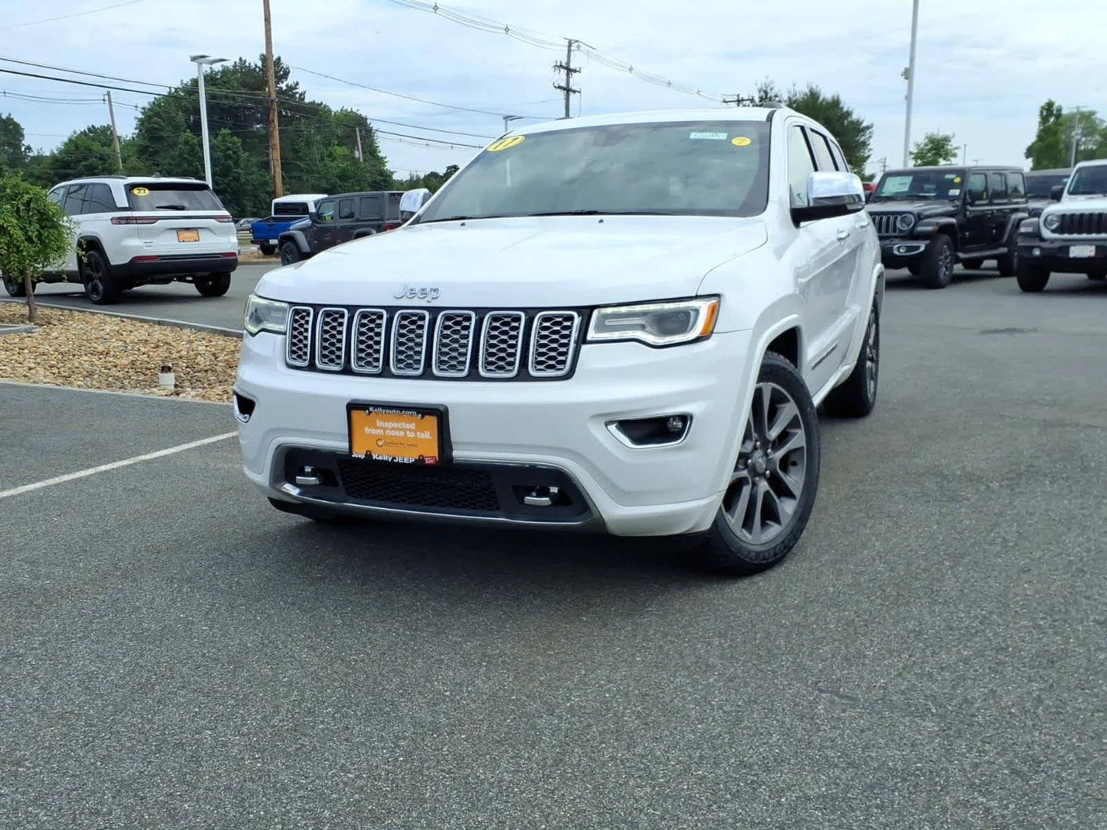 Certified Used 2017 Bright White Clearcoat Jeep Overland image 2