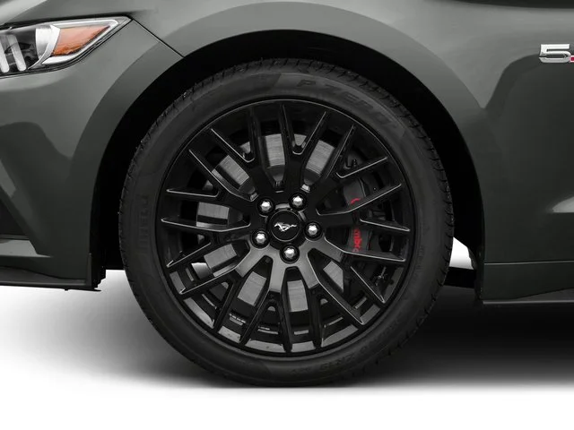 Used 2017 Shadow Black Ford GT Premium image 18