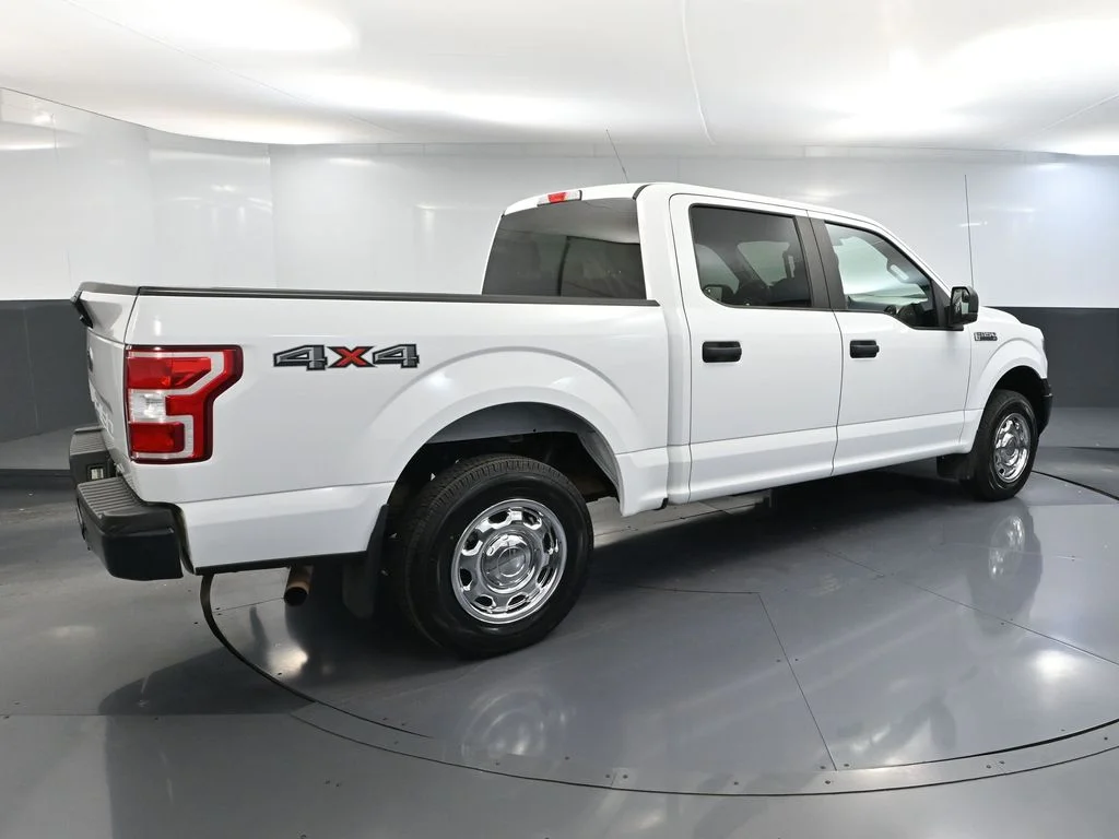Used 2018 White Ford XL image 6