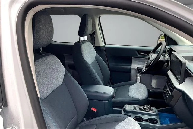 New 2026 Oxford White Ford XLT image 11