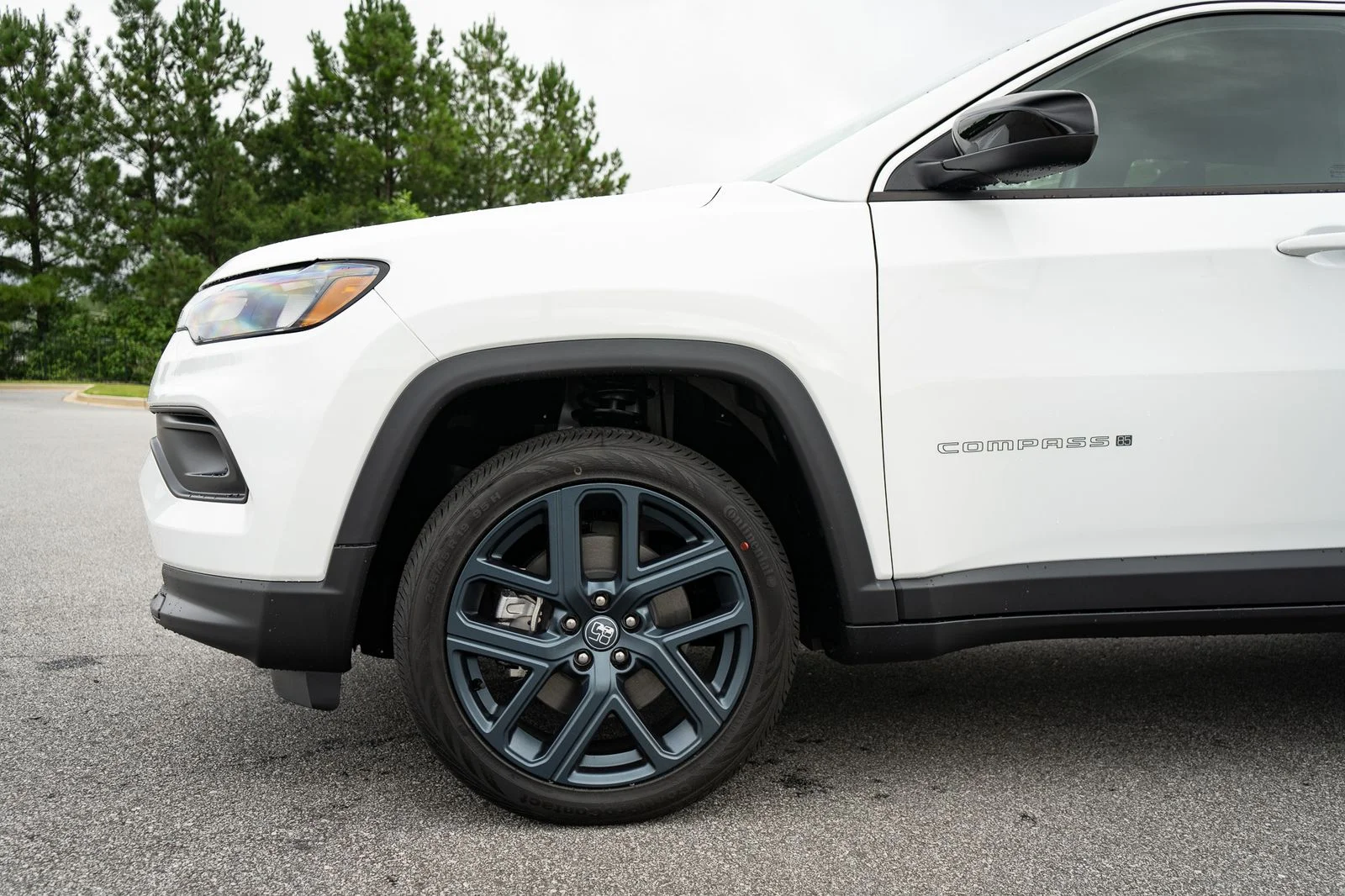 New 2026 Bright White Clear-Coat Exterior Paint Jeep  image 4