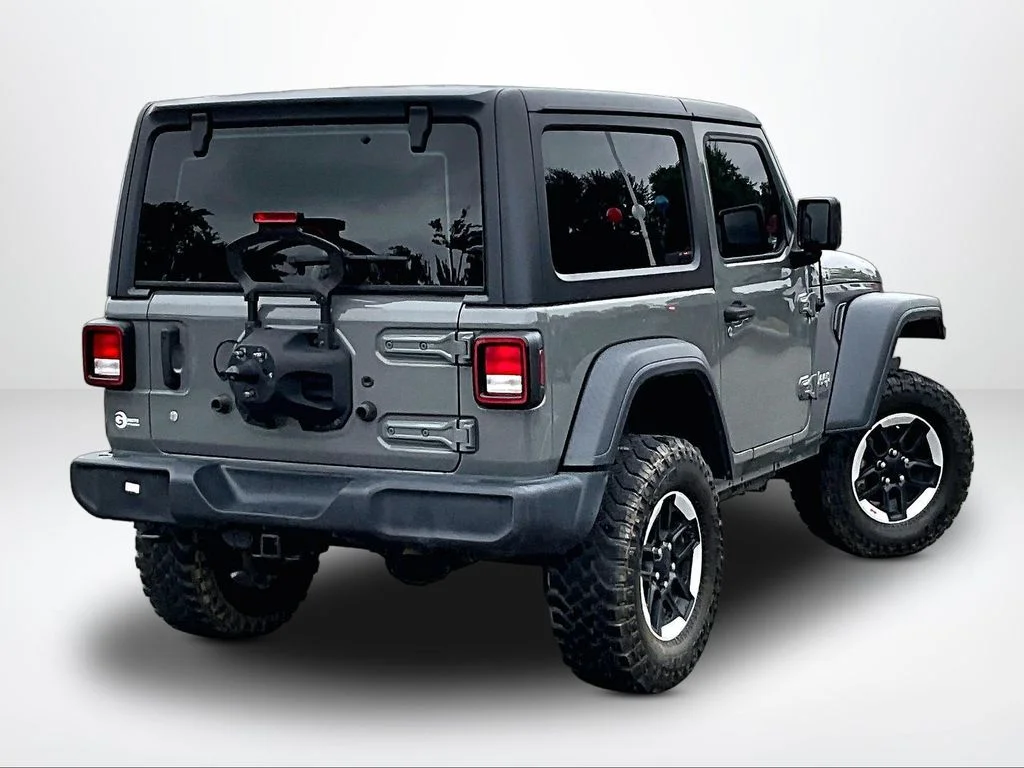 Used 2019 Gray Jeep Sport image 3