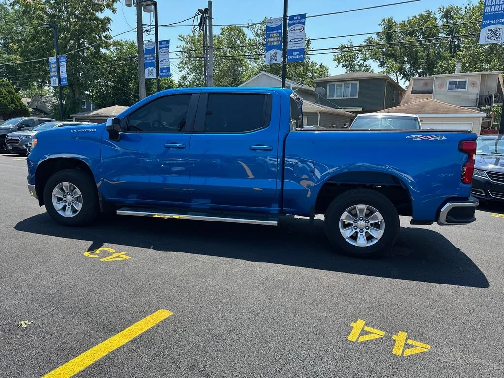 Used 2022 Glacier Blue Metallic Chevrolet LT image 6