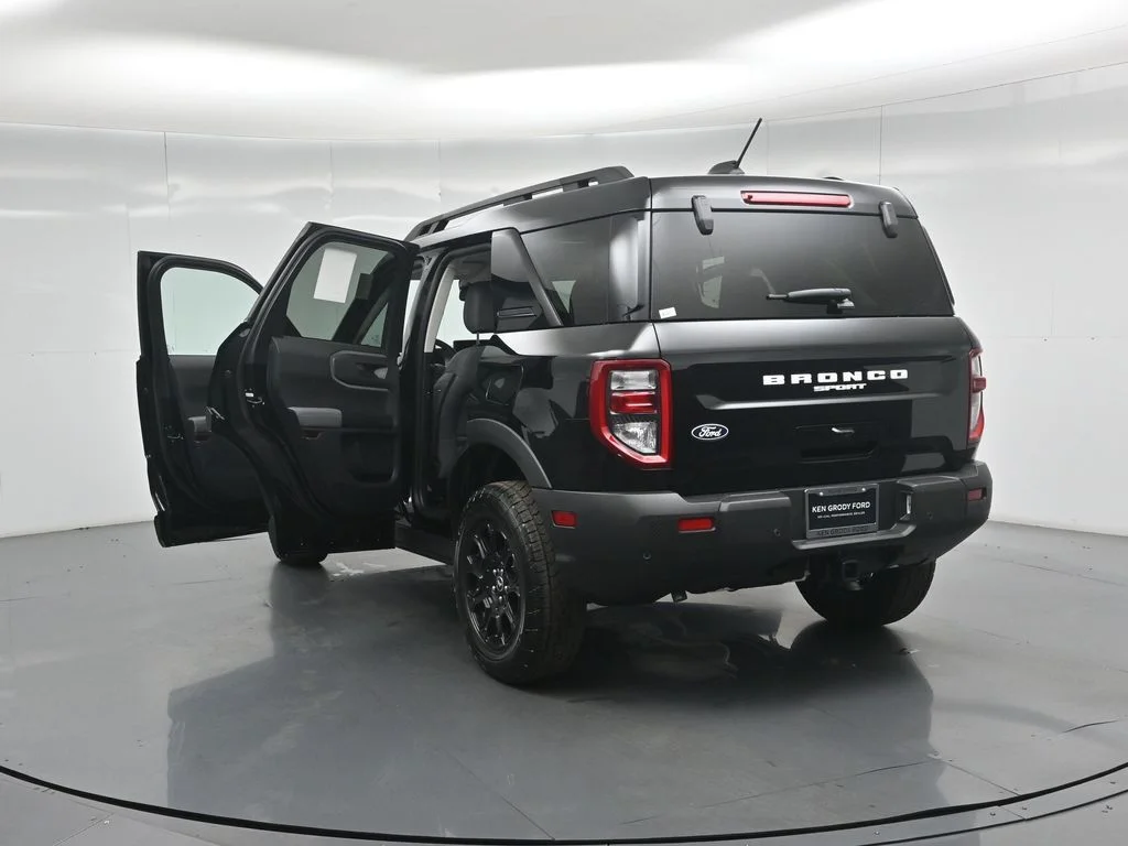 New 2026 Shadow Black Ford Badlands image 29