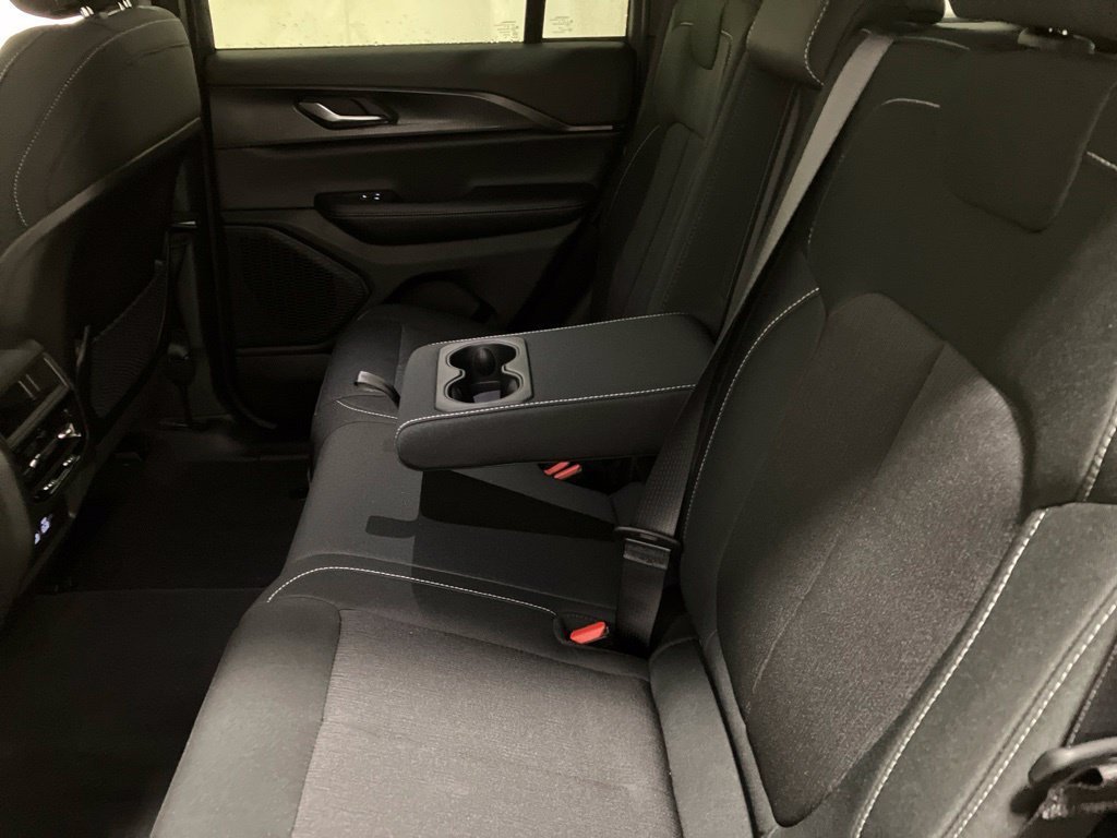 New 2026 Bright White Clear-Coat Exterior Paint Jeep Laredo image 13