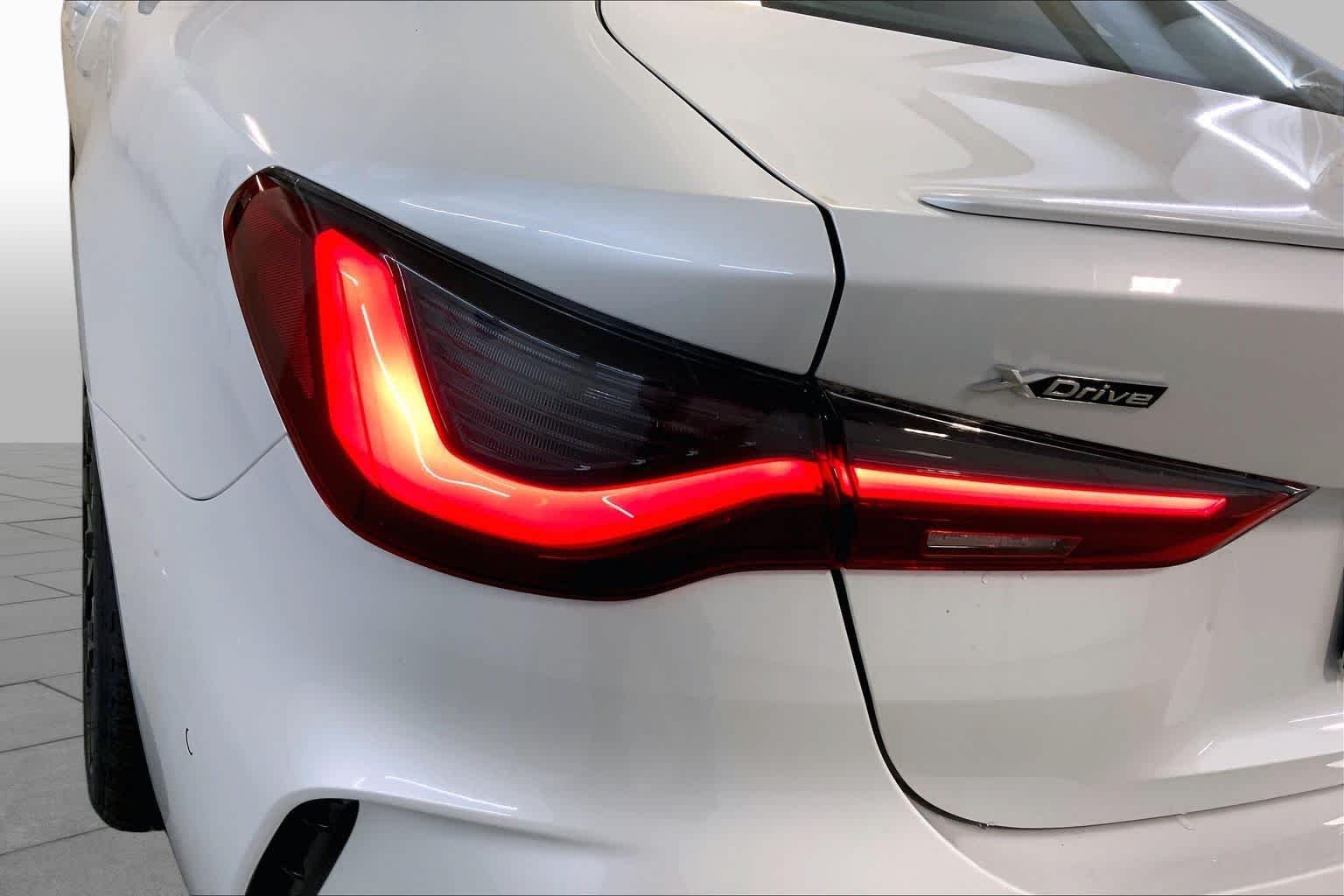 New 2027 Mineral White Metallic BMW 430i xDrive image 14