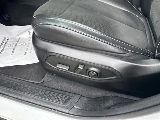 Used 2023 White Jeep Altitude image 17