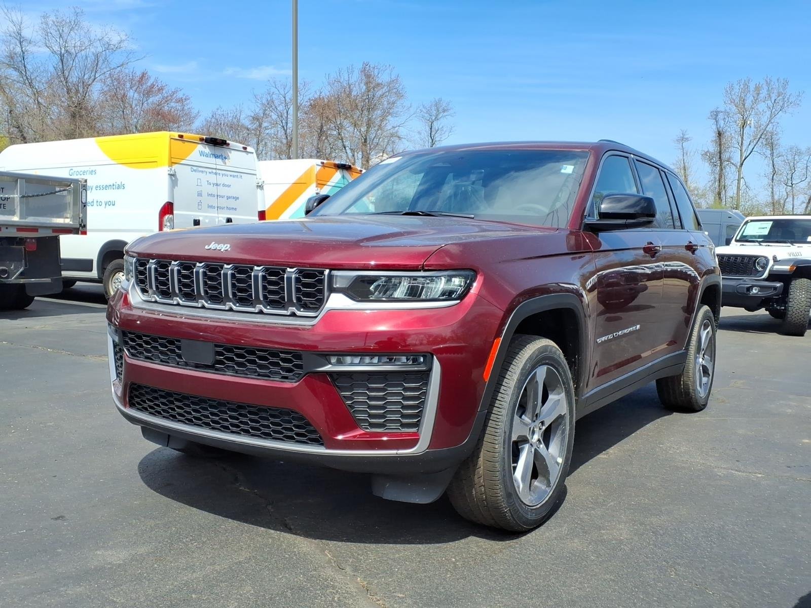 New 2026 Velvet Red Pearl-Coat Exterior Paint Jeep Limited image 3