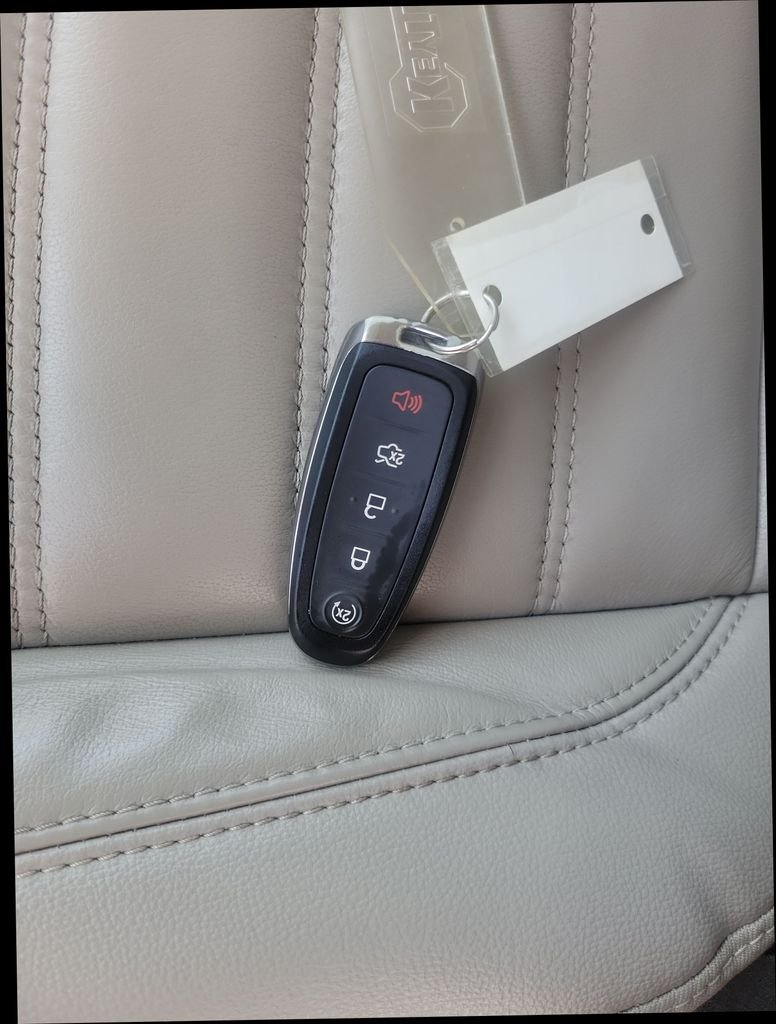 Used 2018 White Ford Titanium image 37