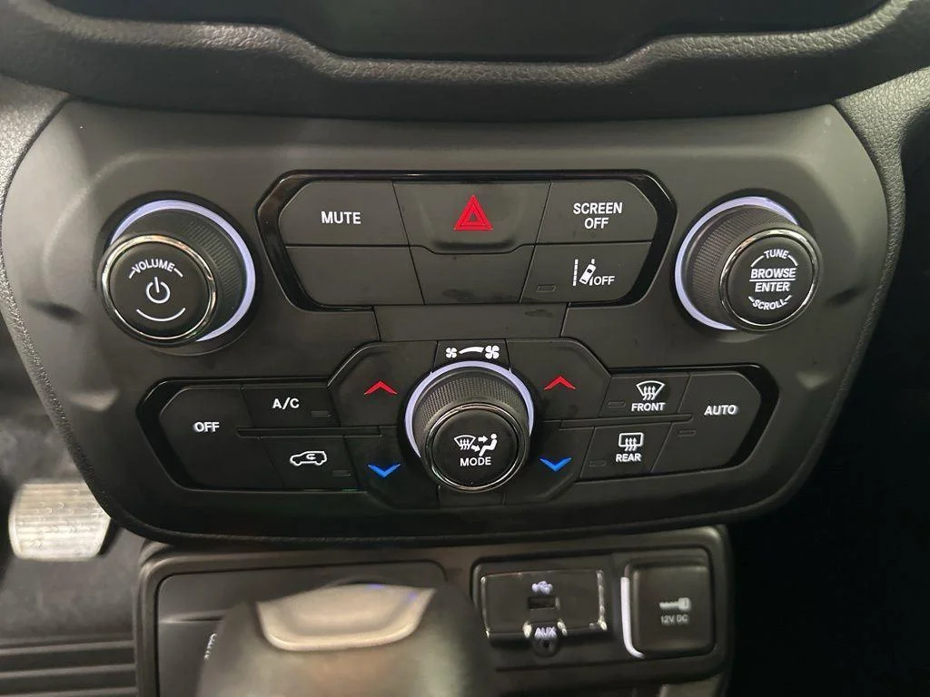 Used 2022 Sting-Gray Clearcoat Jeep Latitude image 7