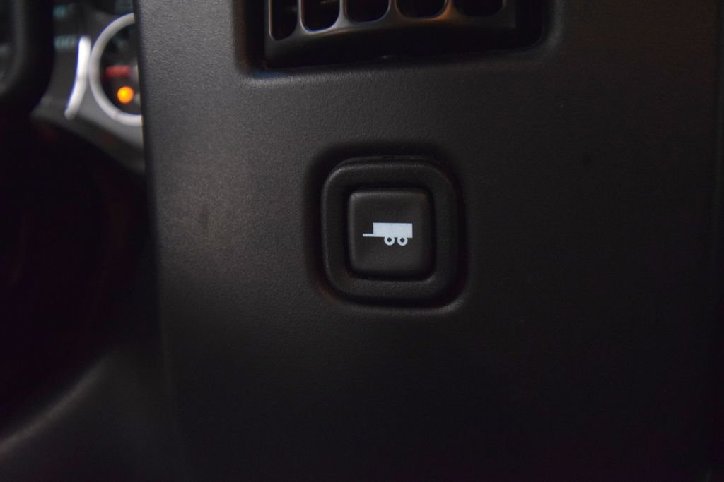 Used 2018 Summit White GMC Work Van image 23