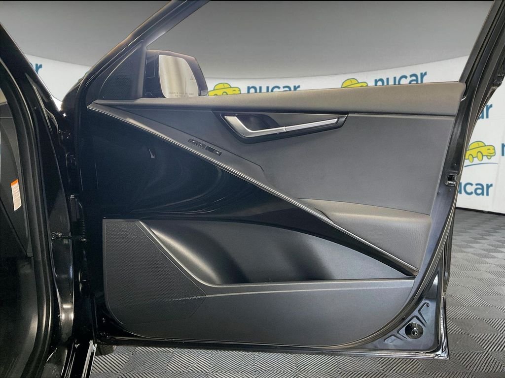Used 2025 Black Kia Wind image 12