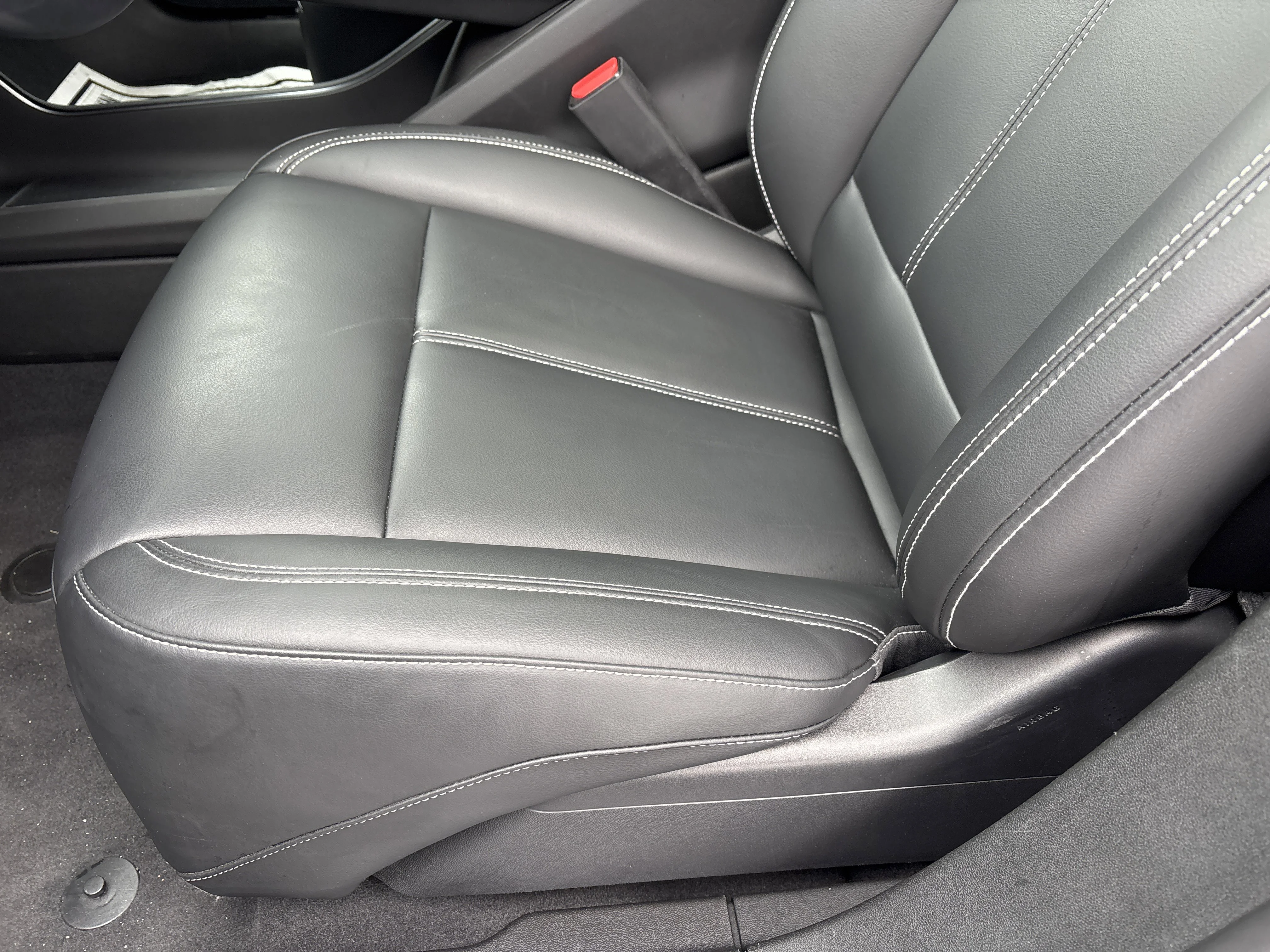 Used 2024 Argent Silver Metallic Cadillac Tech image 27