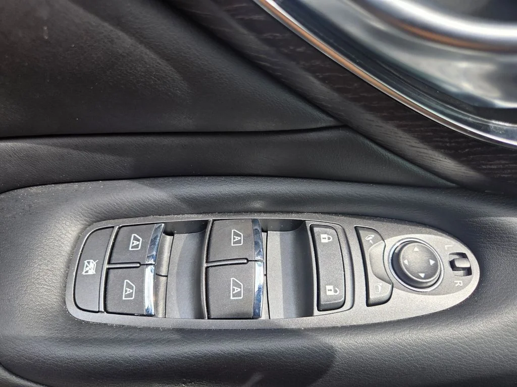 Used 2023 Black INFINITI SENSORY image 20