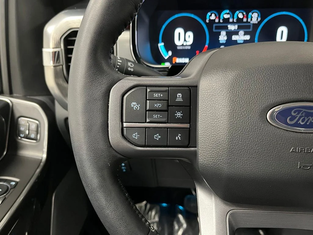 Used 2023 White Ford Lariat image 30