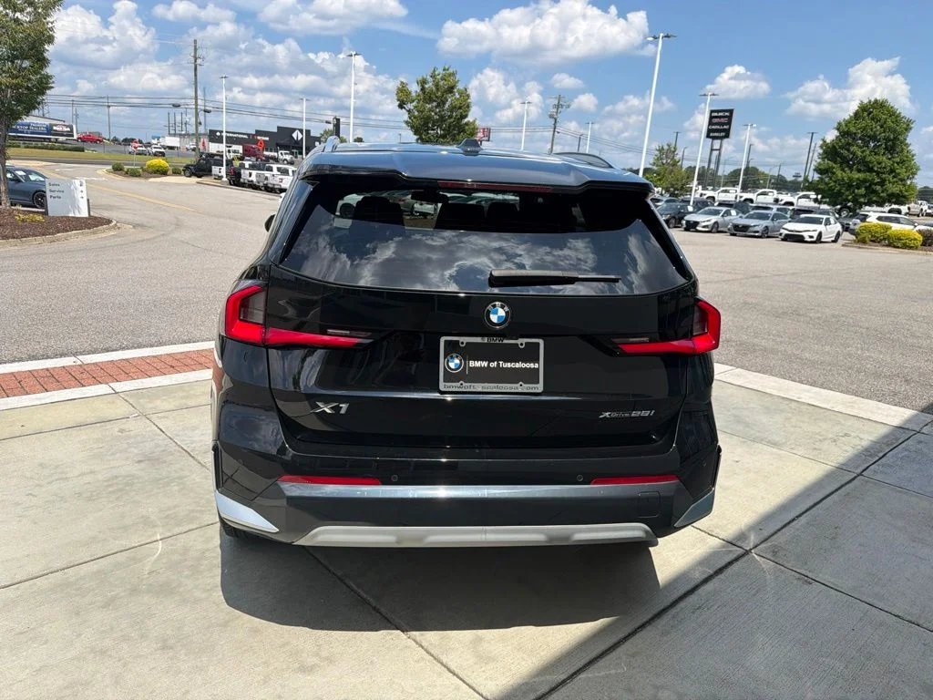 Used 2023 Black BMW xDrive28i image 5