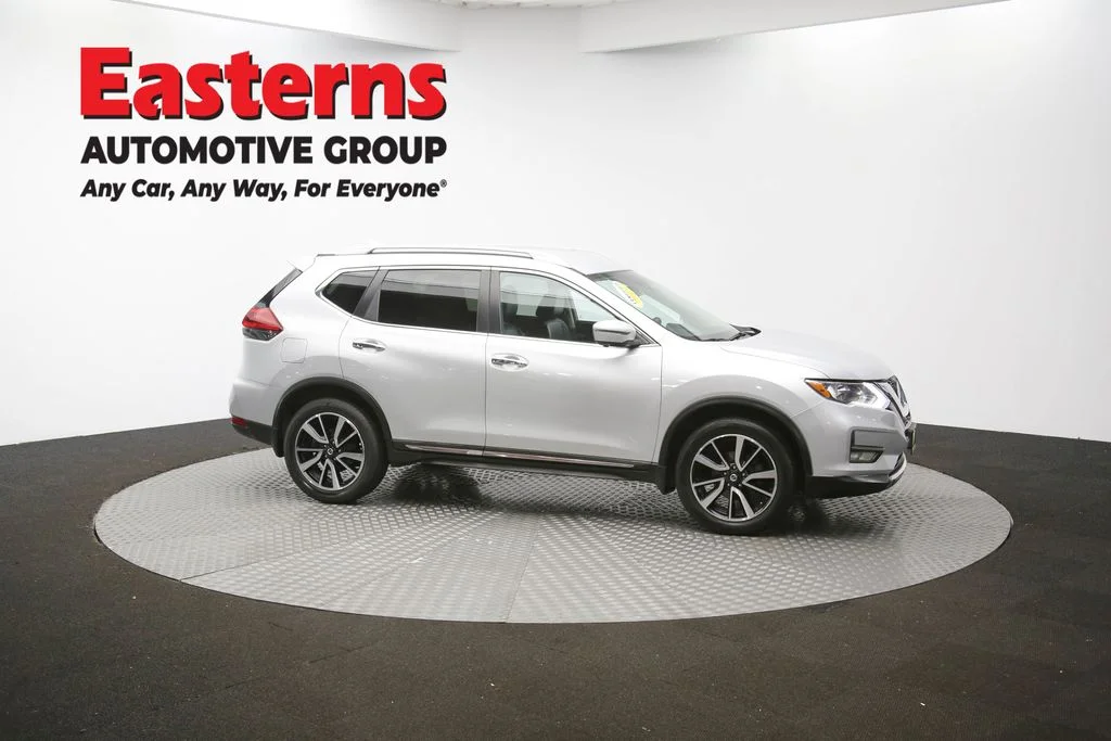 Used 2020 Silver Nissan SL image 44
