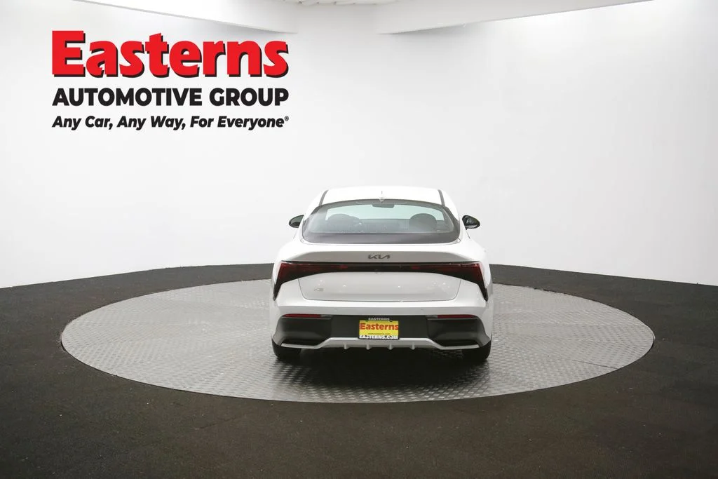 Used 2025 White Kia LXS image 39