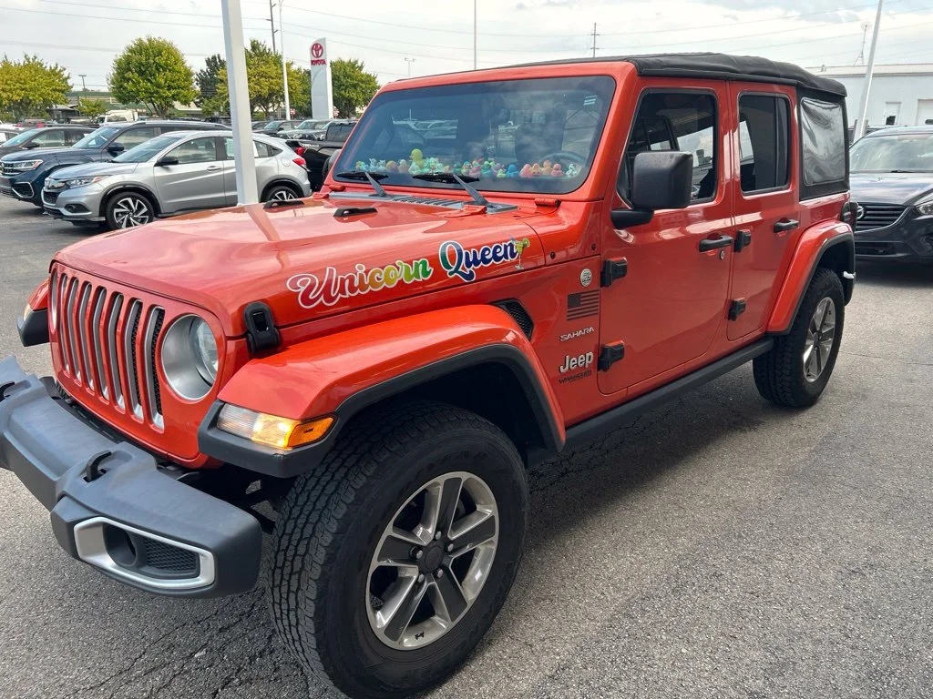 Used 2018 Punkn Metallic Clearcoat Jeep Unlimited Sahara image 3