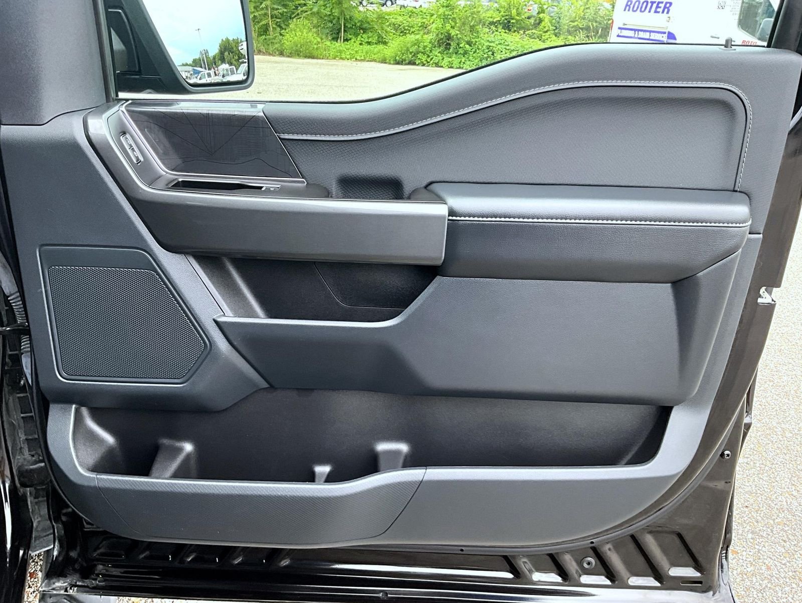 Used 2023 Black Ford XLT image 19
