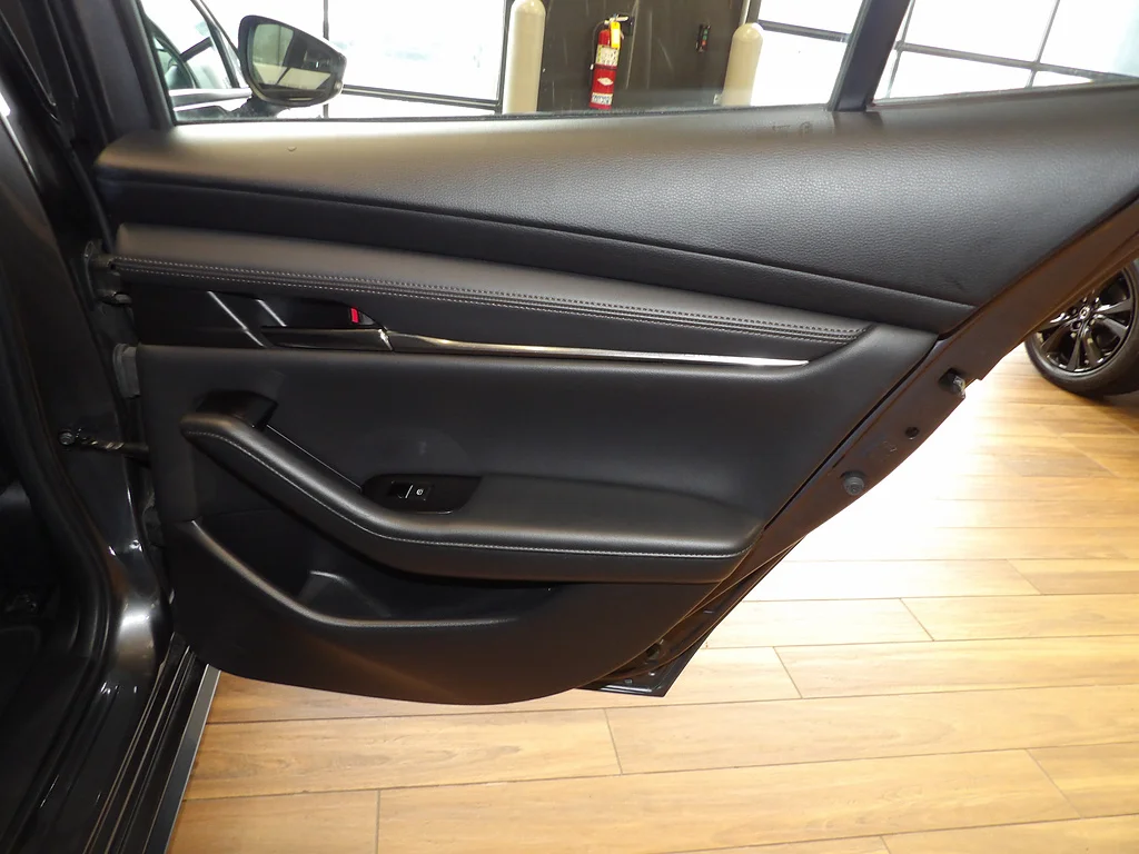 Used 2021 Machine Gray Metallic Mazda Premium image 15