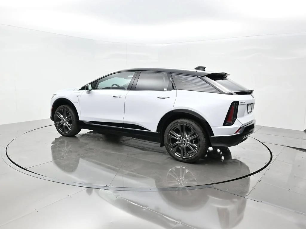 2027 Cadillac OPTIQ Premium Sport - Photo 4