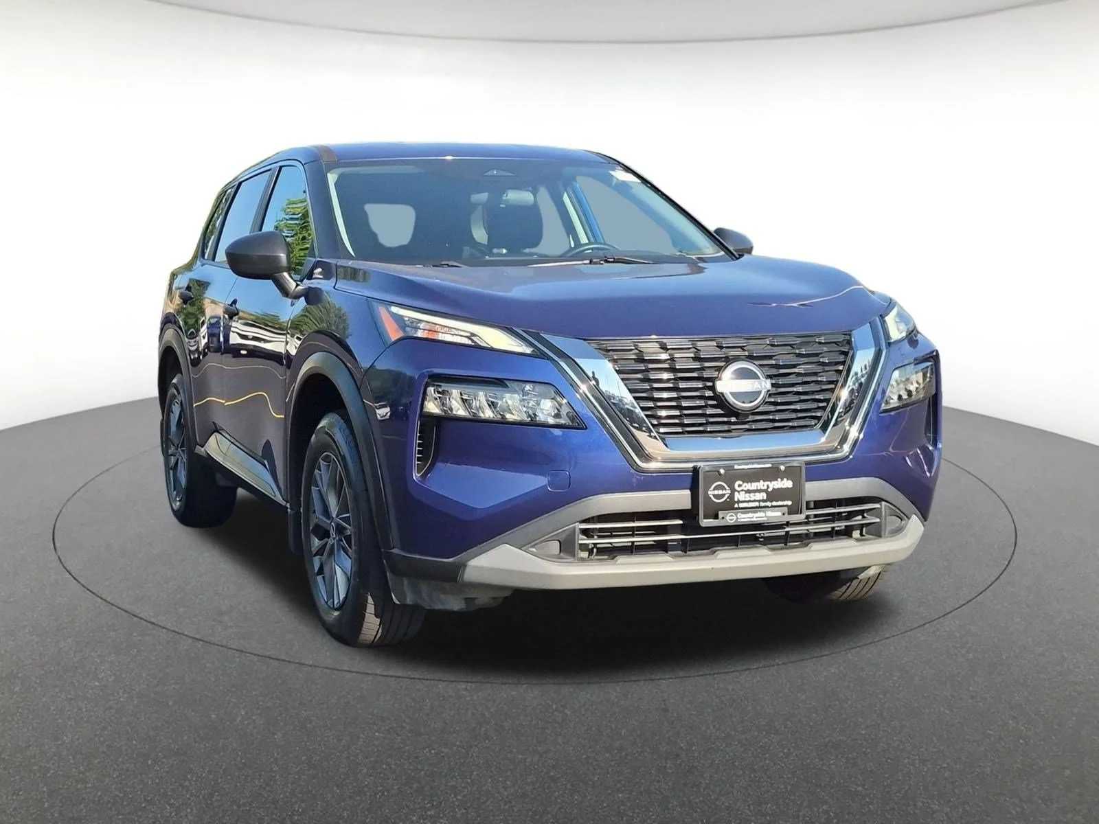 Used 2022 Caspian Blue Metallic Nissan S image 3