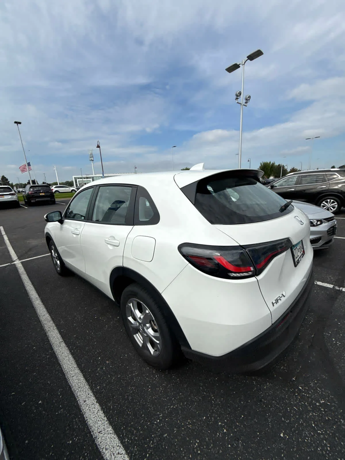 Used 2024 Platinum White Pearl Honda LX image 7