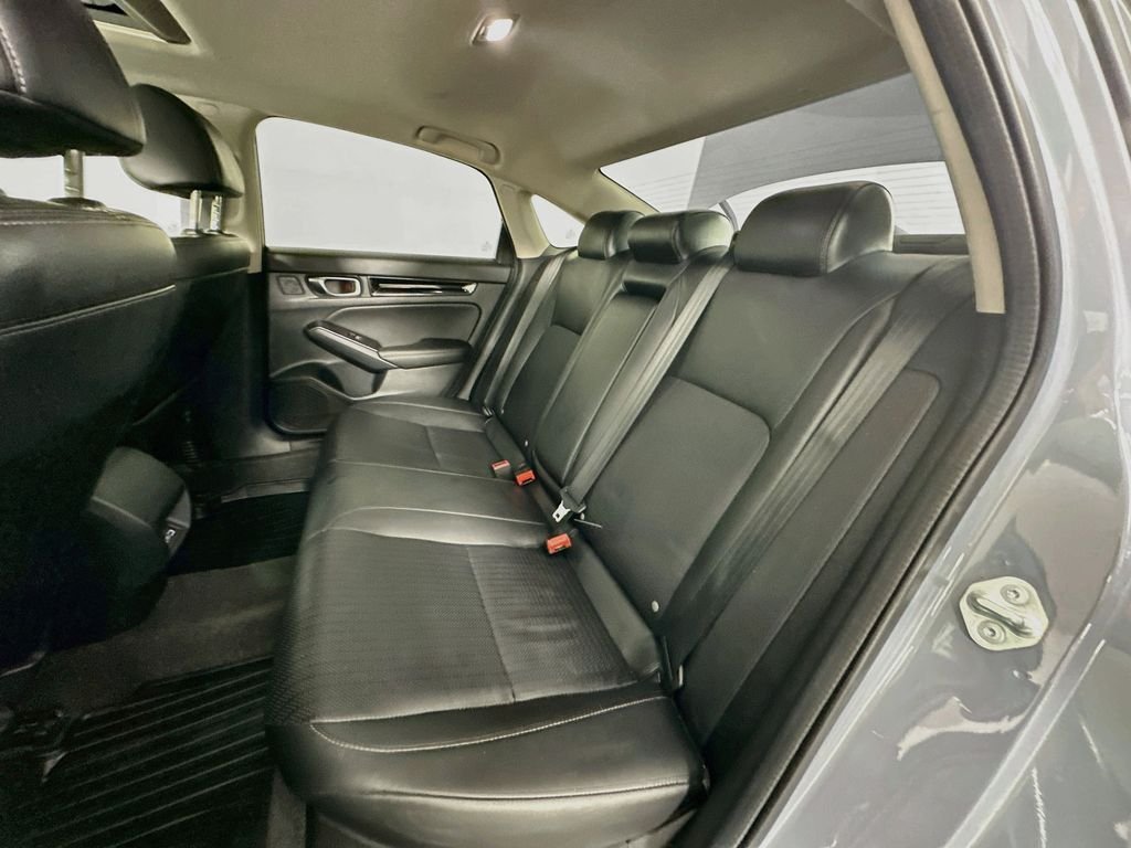 Used 2024 Morning Mist Metallic Honda Touring image 27