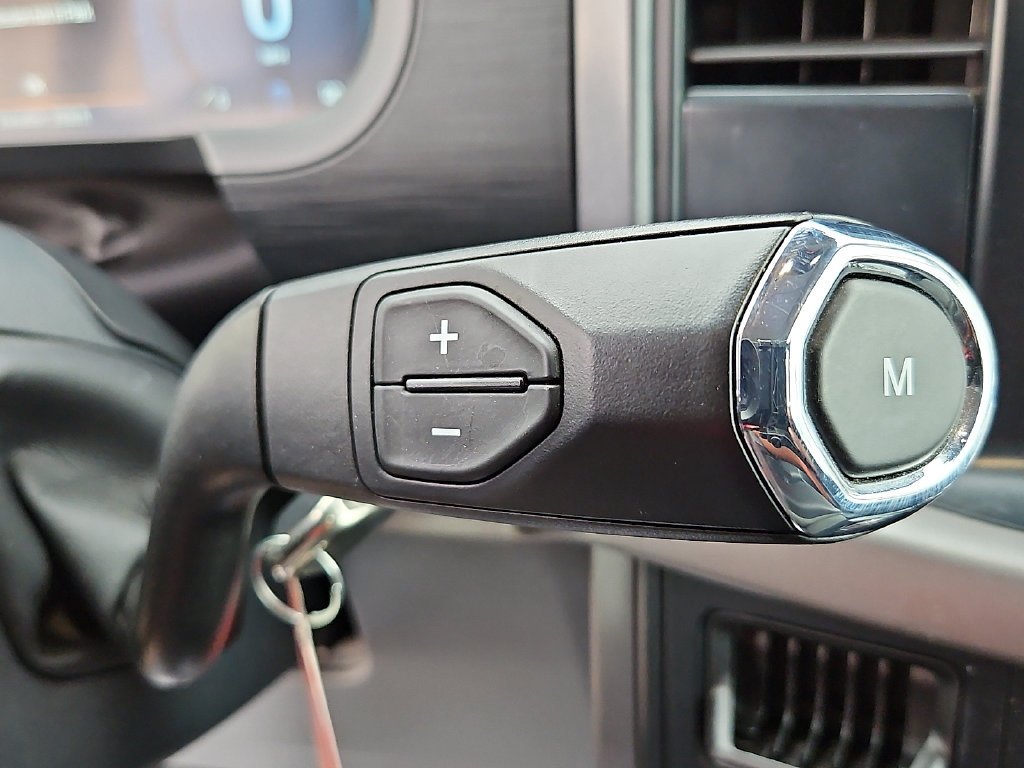 Used 2025 White Metallic Ford XLT image 24