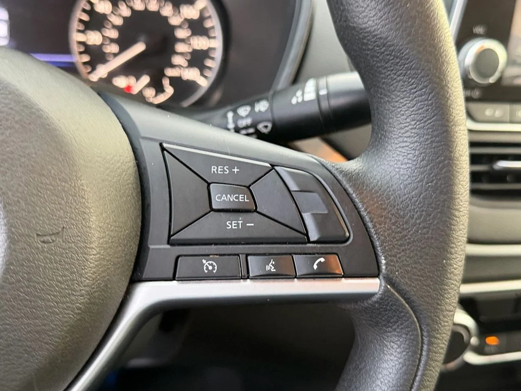Used 2021 Blue Nissan 2.5 SV image 24
