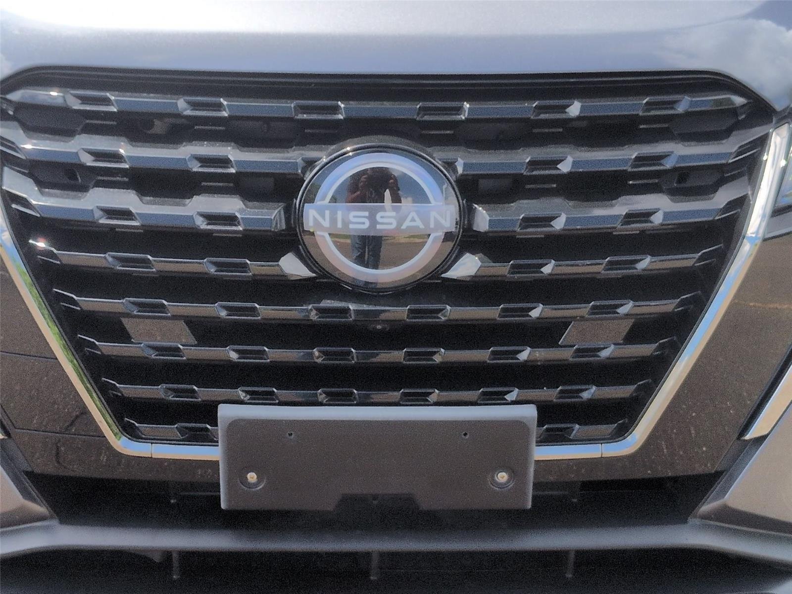 Used 2024 Gun Metallic Nissan SR image 14