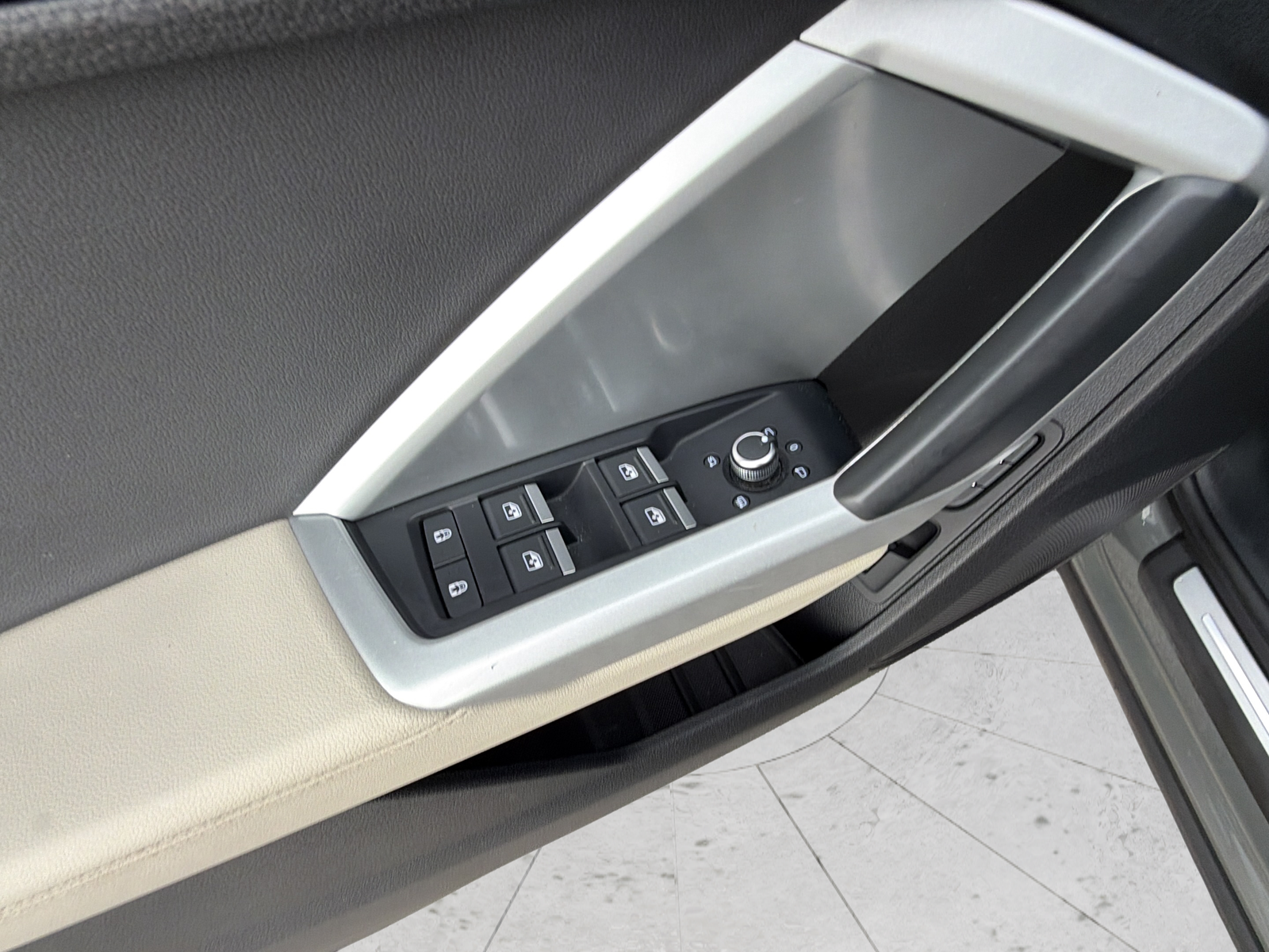 Used 2024  Audi Premium image 32