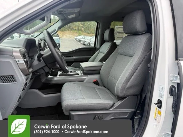 New 2026 Oxford White Ford XLT image 2