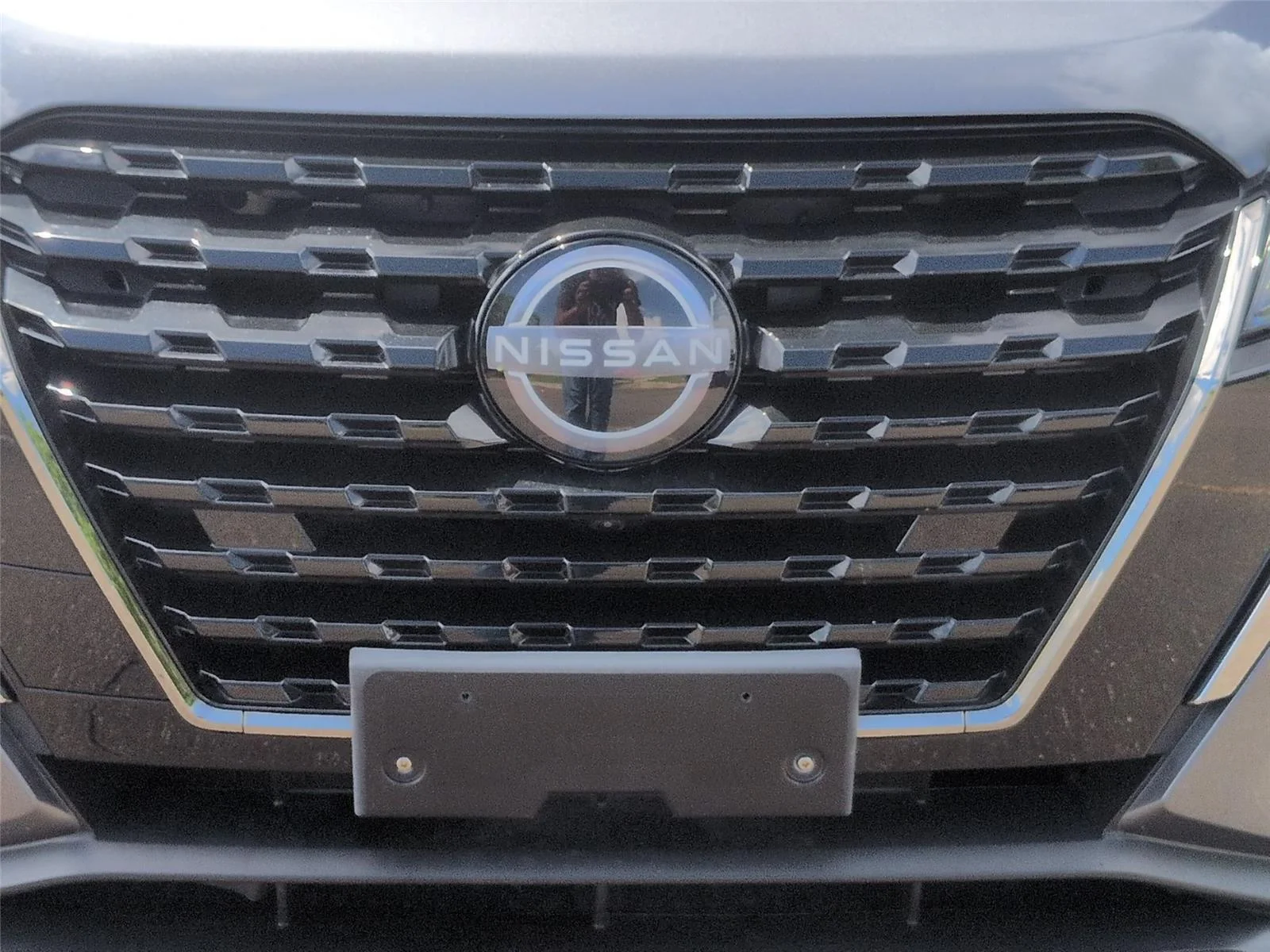 Used 2024 Gun Metallic Nissan SR image 14