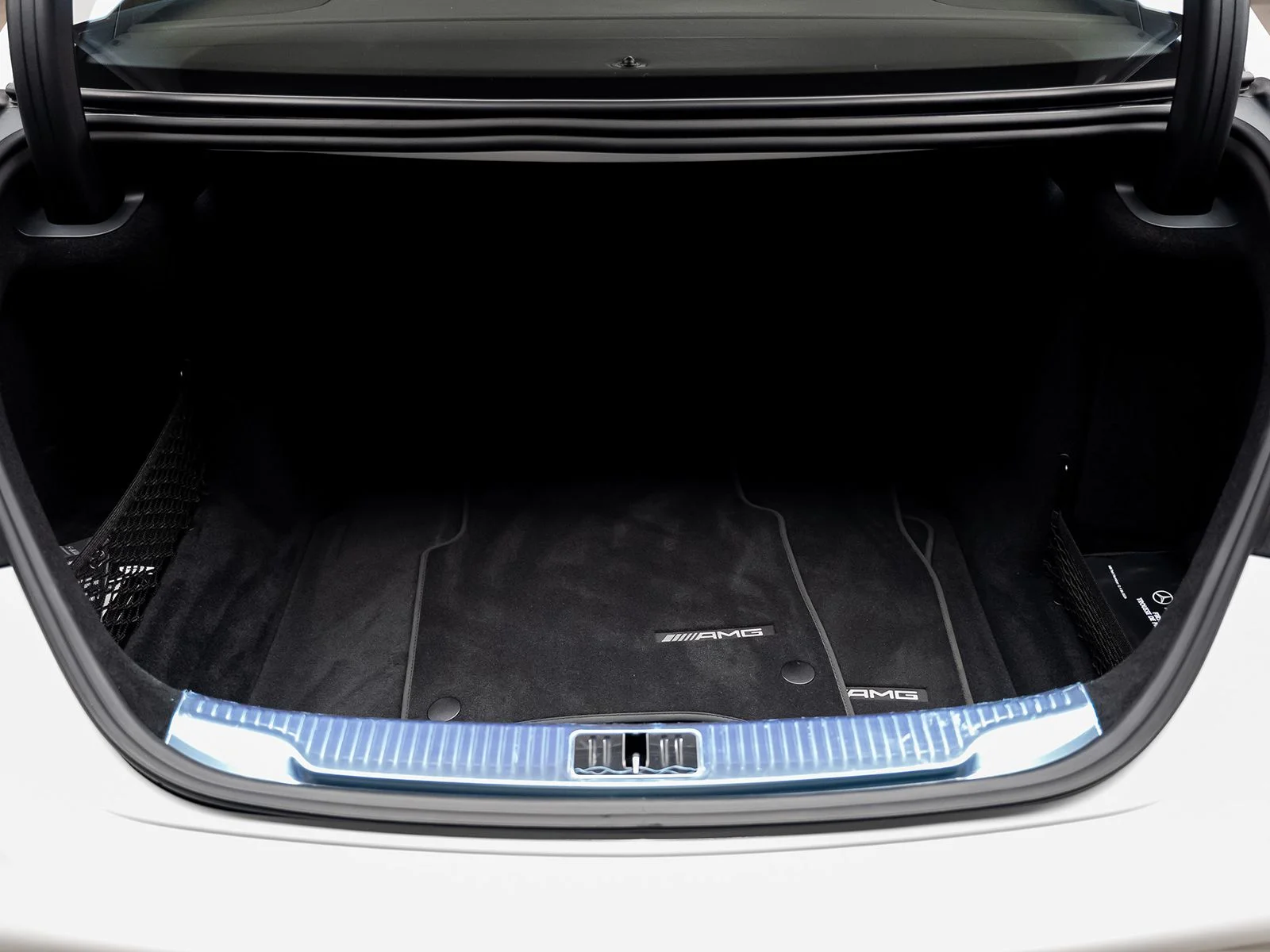 Used 2026 White Mercedes-Benz S 580 image 52