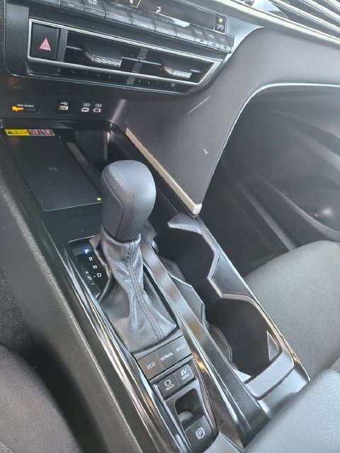 Used 2025  Toyota LE image 13