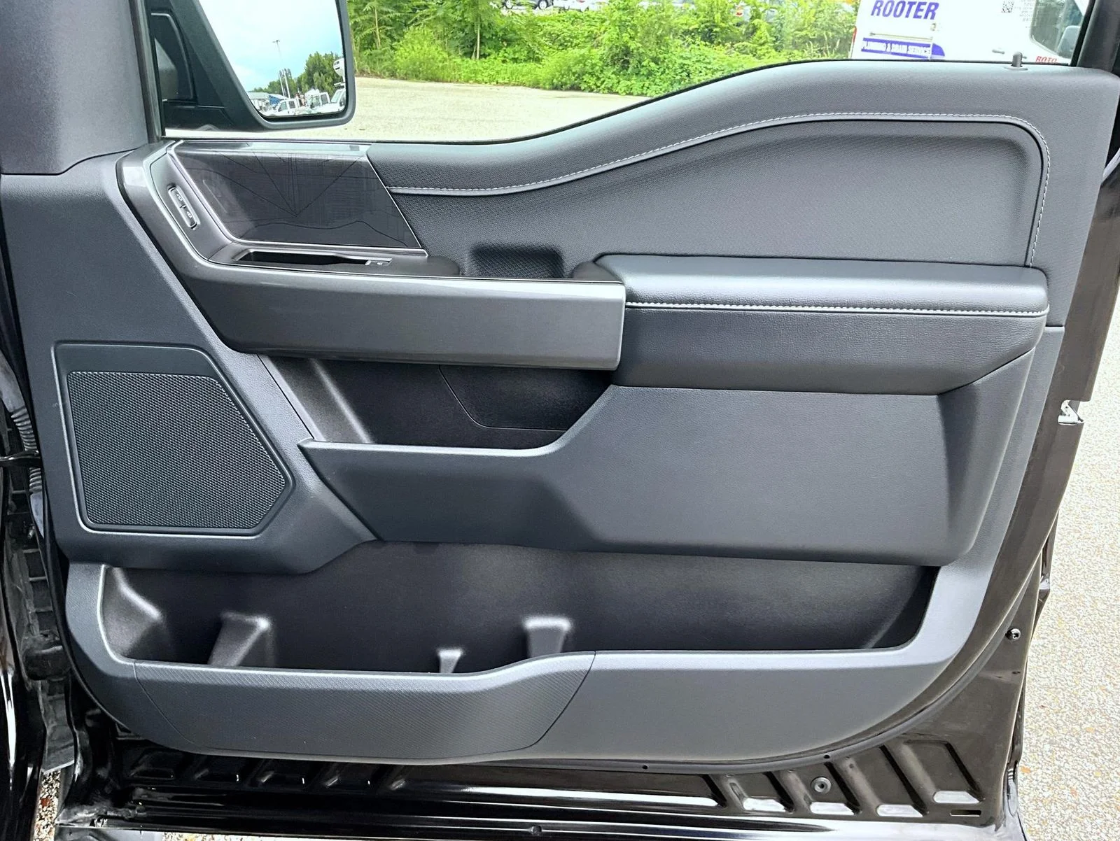 Used 2023 Black Ford XLT image 19
