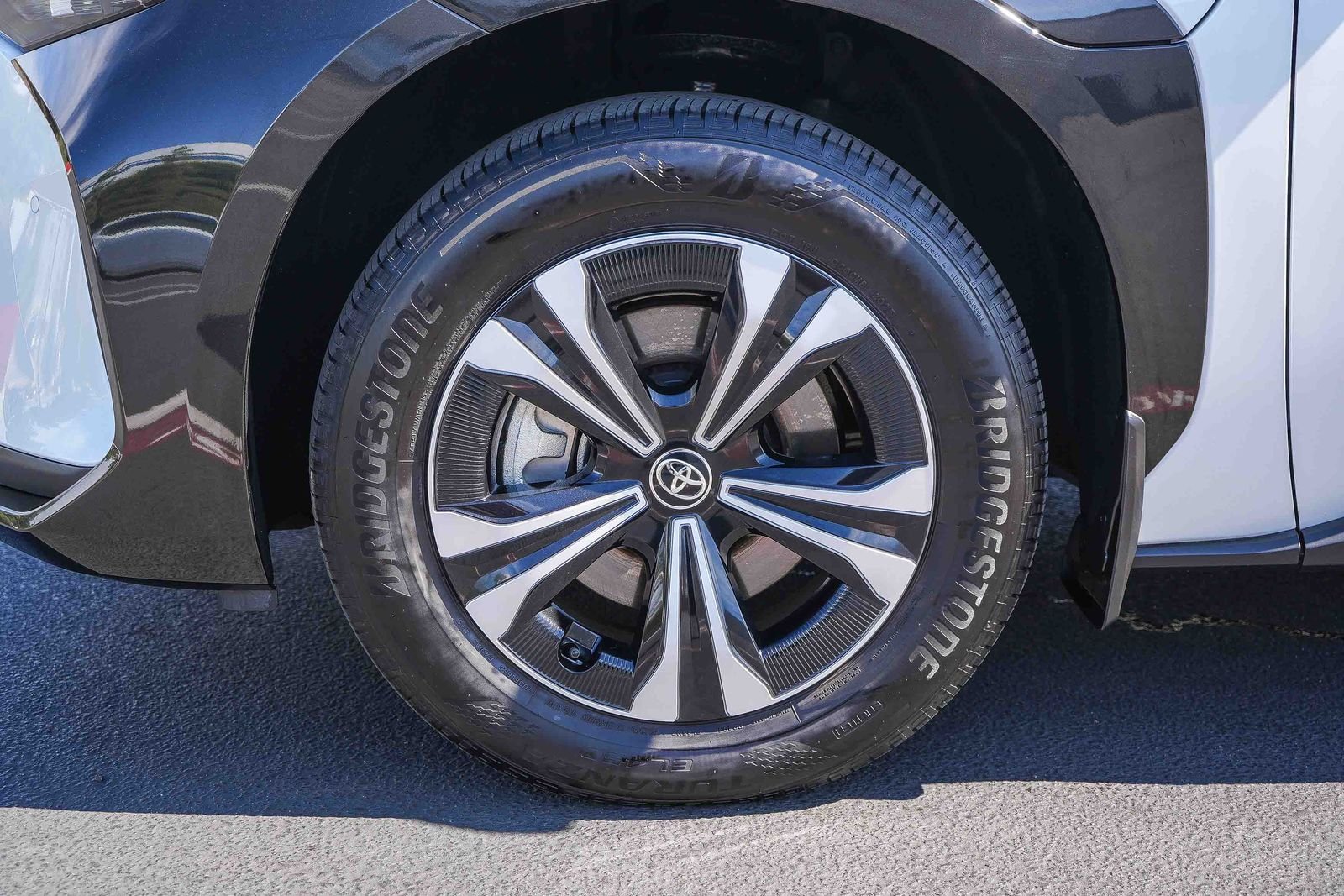 Certified Used 2025 Pearl Toyota XLE image 13