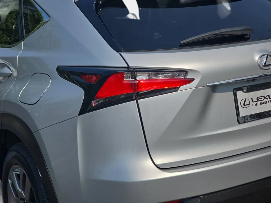 Used 2015 Silver Lexus 200t image 38