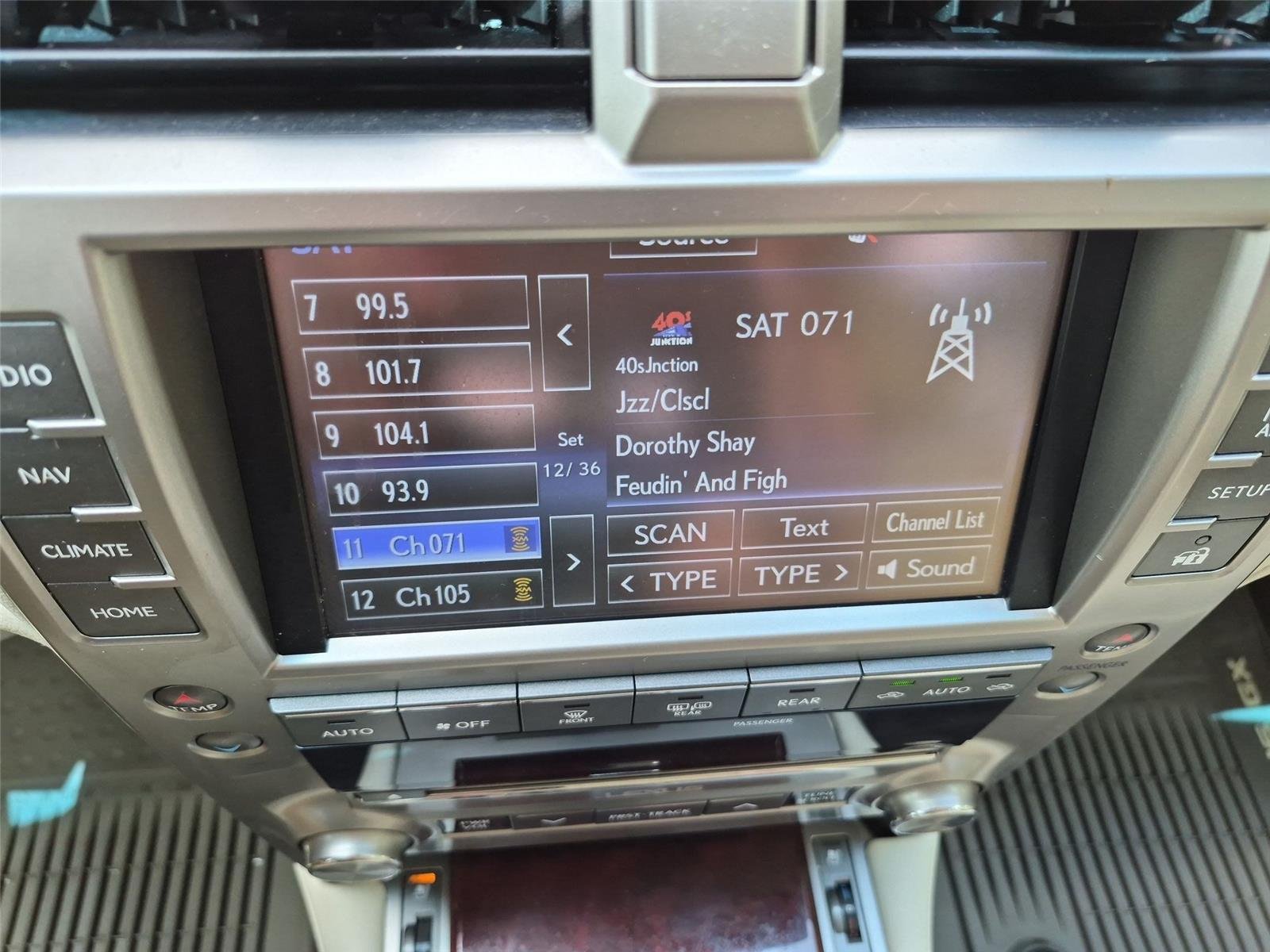 Used 2015 Claret Mica Lexus  image 25