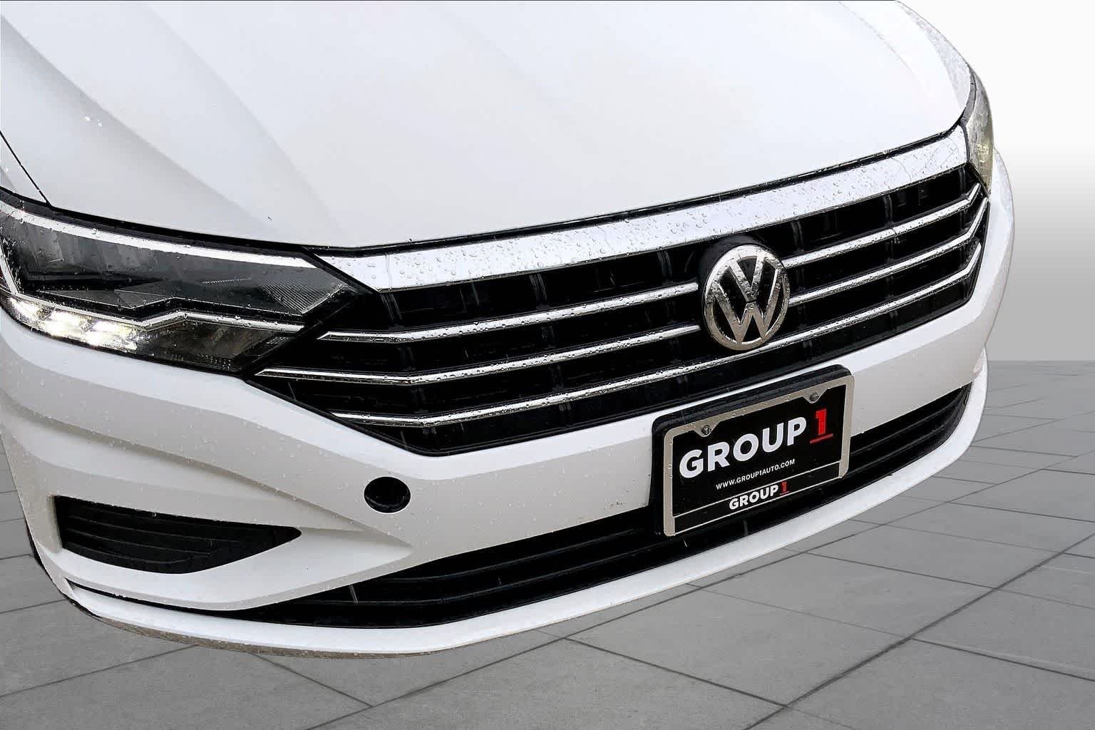 Used 2021 Pure White Volkswagen S image 27