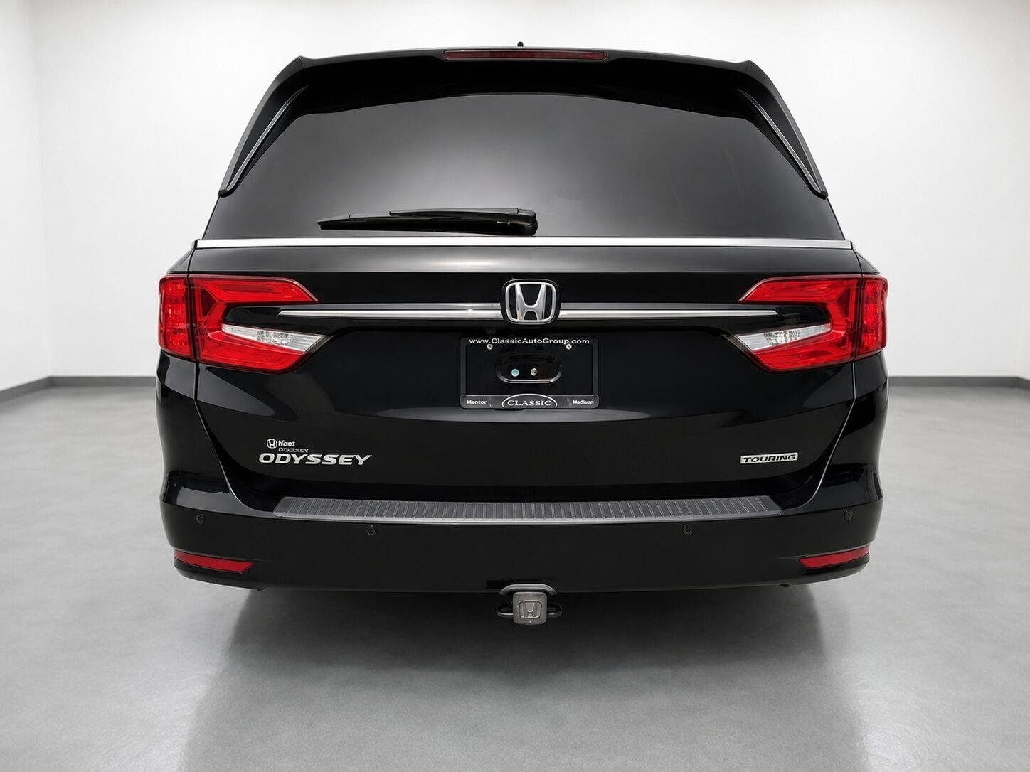 Used 2023 Crystal Black Pearl Honda Touring image 4