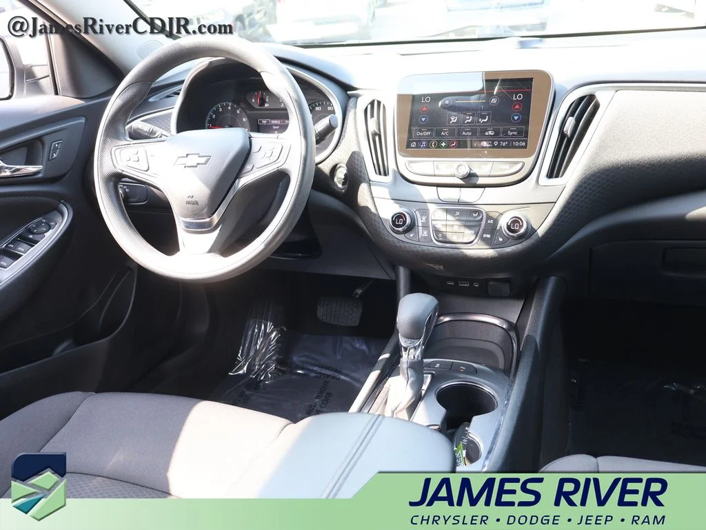 Used 2024 White Chevrolet LT image 13