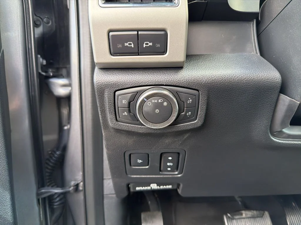 Used 2021 Carbonized Gray Metallic Ford Lariat image 14