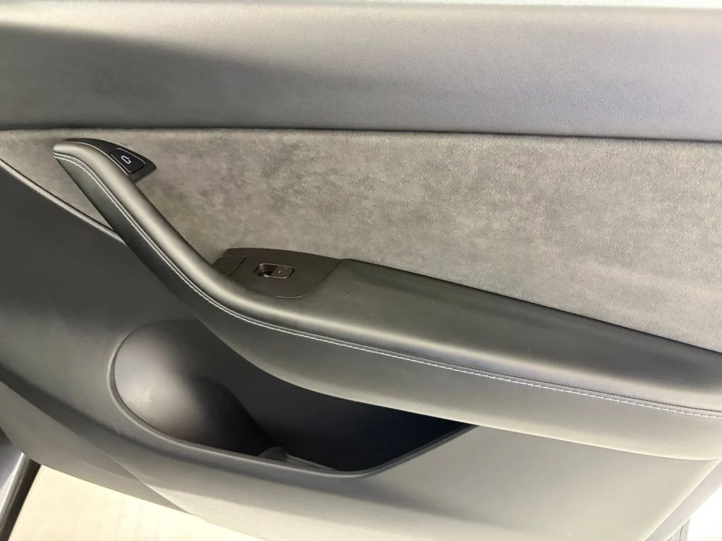 Used 2022 Midnight Silver Metallic Tesla Performance image 40