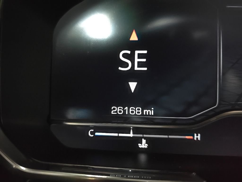 Used 2022 Silver GMC Elevation image 22